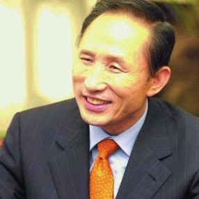 Lee-Myung-Bak2